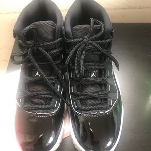 Air Jordan 11 Retro Men's Shoe
Size M 7 / W 8